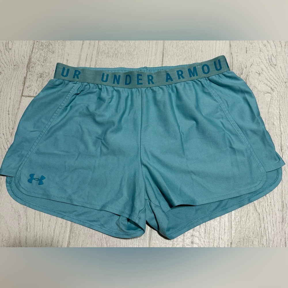 Under Armour Shorts/Women’s size Large/Gently Used